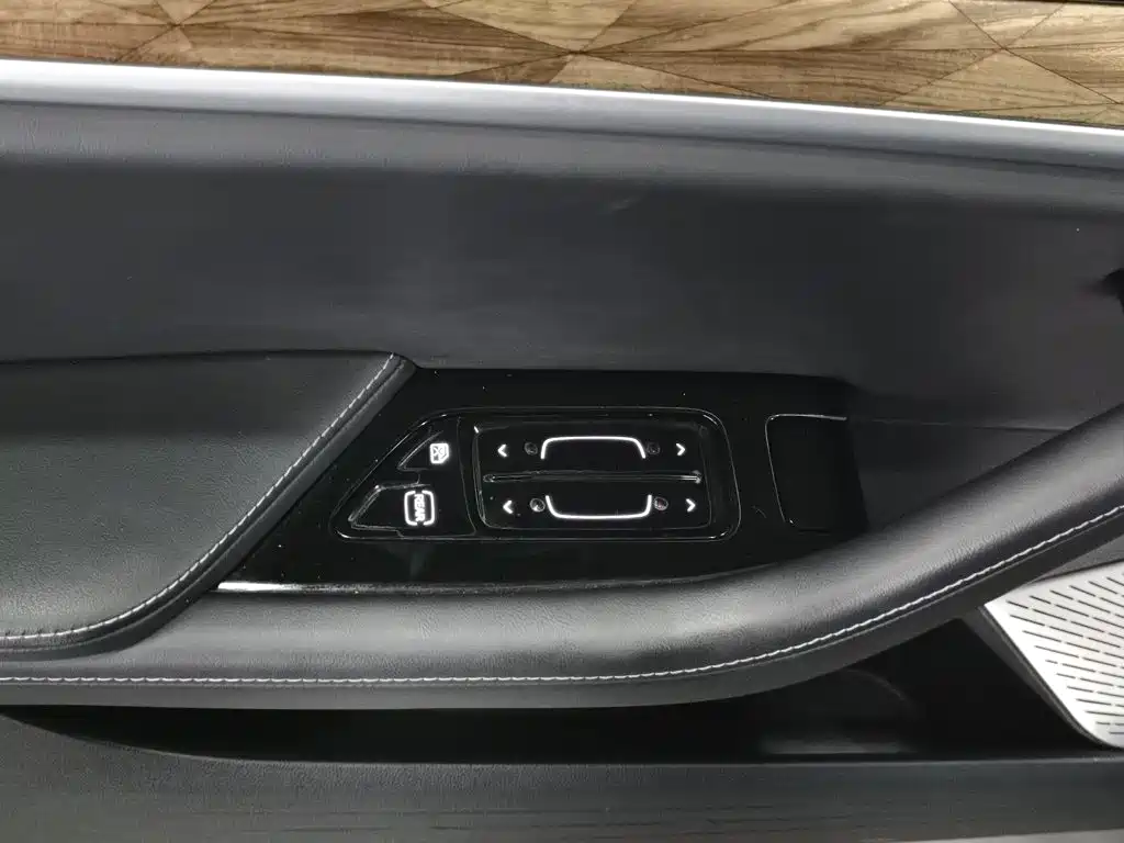 Nezha Auto Nezha S 2023 2022 Extended Range 1160km RWD Compact
