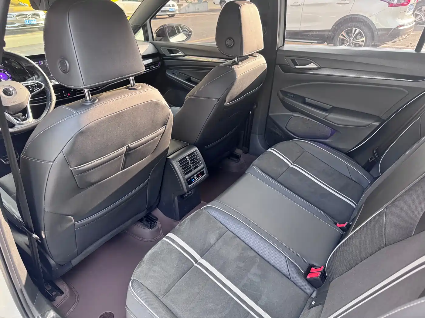 Volkswagen Golf 2021 280TSI DSG R-Line фото 9