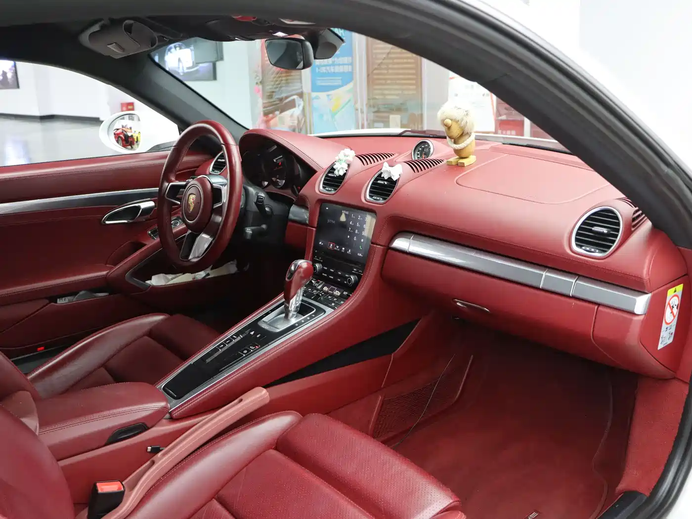Porsche 718 2018 Cayman 2.0T фото 21