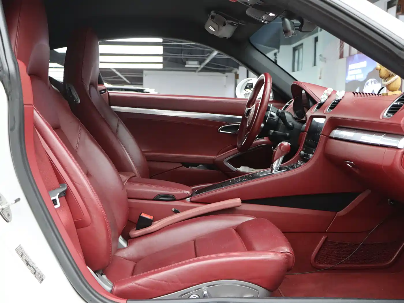 Porsche 718 2018 Cayman 2.0T фото 22