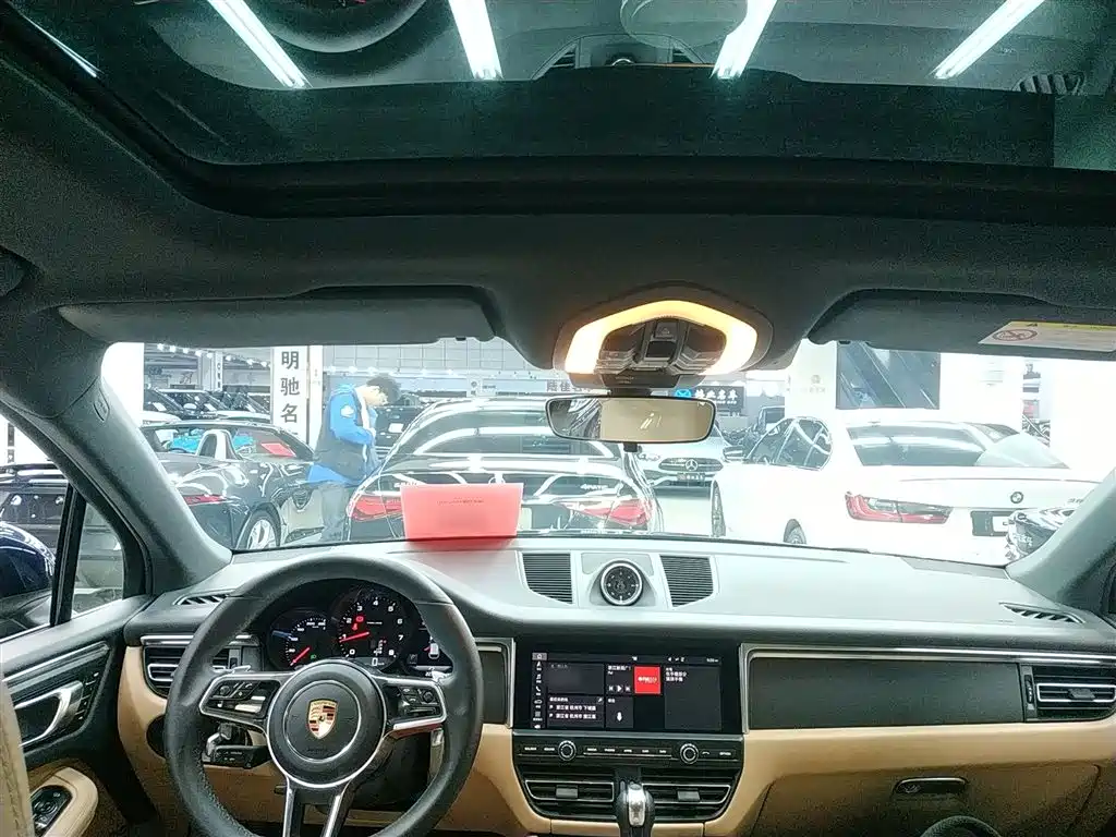 Porsche Macan 2018 Macan 2.0T фото 14