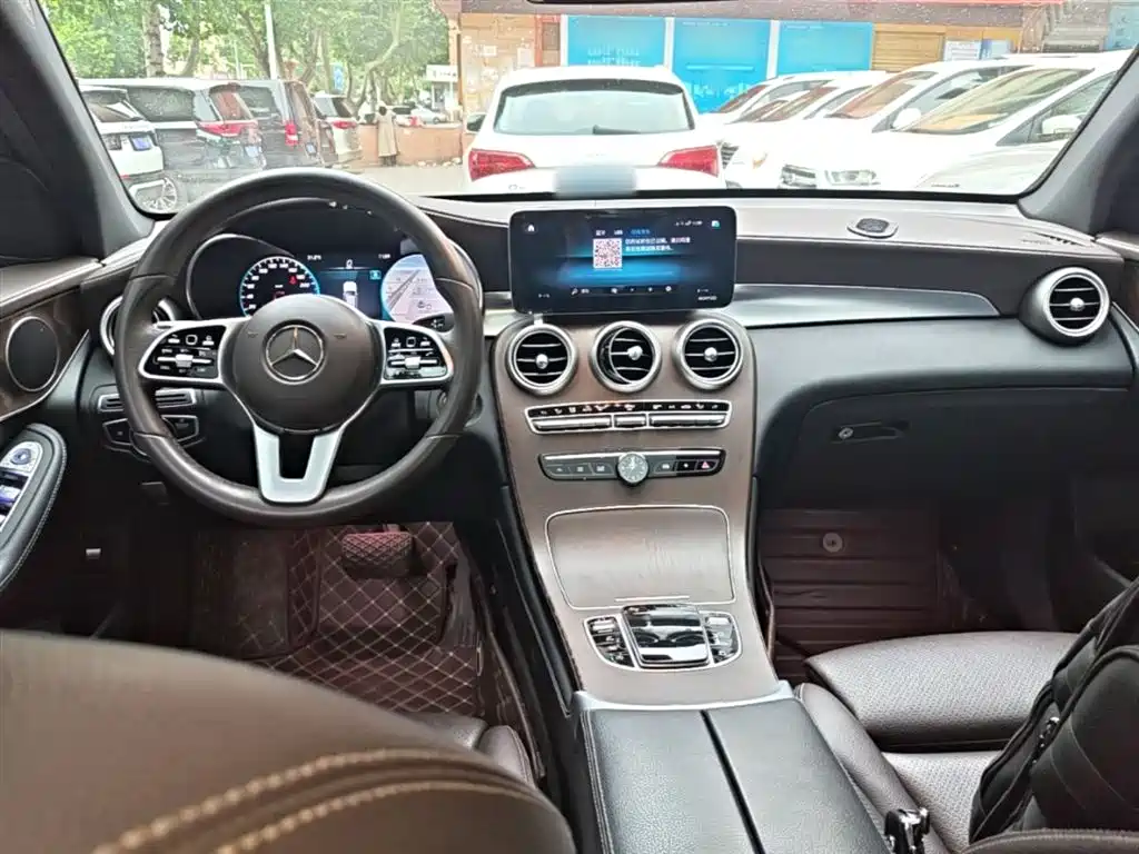 Mercedes-Benz GLC 2020 Facelift GLC 300 L 4MATIC Dynamic фото 10