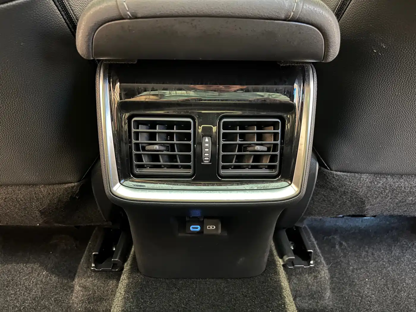 Toyota Venza 2022 Dual Engine 2.5L CVT 4WD Supreme фото 14