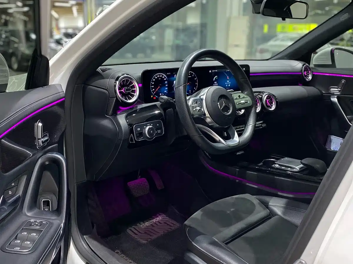 Mercedes-Benz A-Class 2022 A 200 L Sport Sedan Style фото 8