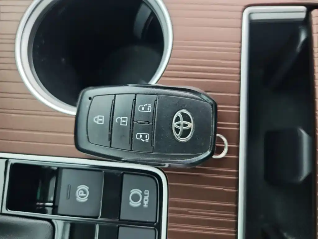 Toyota Sienna, миниатюра 9