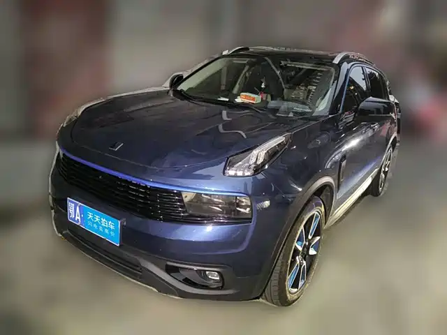 Lynk & Co 01 2017 2.0T 2WD Pro Shine Edition — фото 1