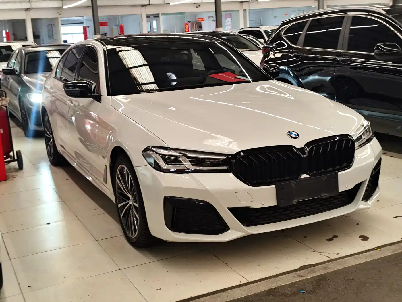 BMW 5 Series 2022 Facelift 530Li Leading M Sport Package фото 3