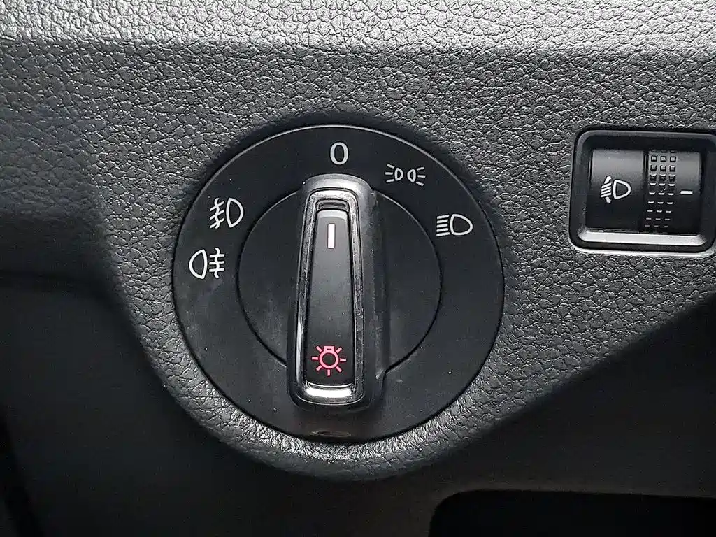 Volkswagen Bora 2017 1.6L Automatic Comfort фото 21