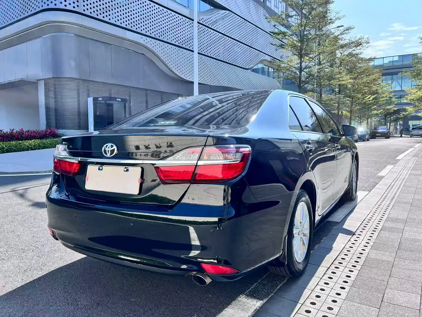 Toyota Camry 2015 2.0G Leading Edition фото 13