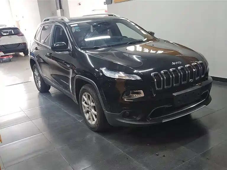 Jeep Cherokee 2018 2017 2.4L Leading Edition