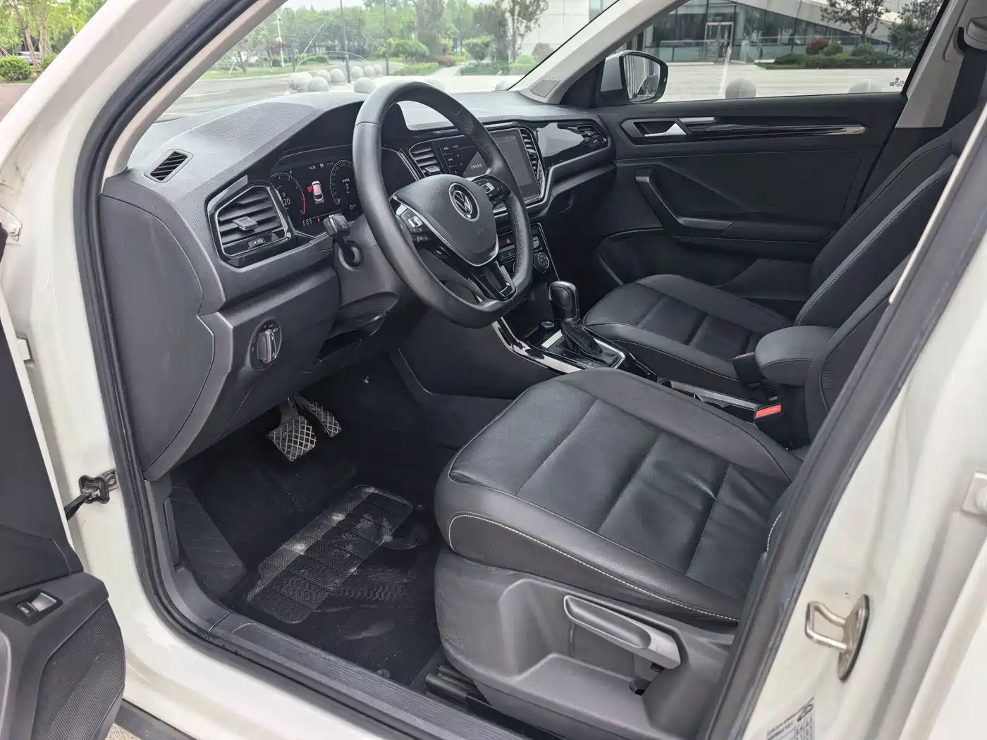Volkswagen T-ROC 2021 280TSI DSG 2WD Comfort Smart Connect Edition фото 9