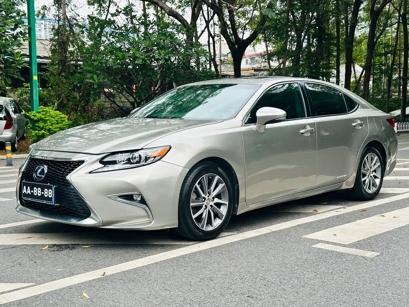Lexus ES 2015 300h Comfort Edition
