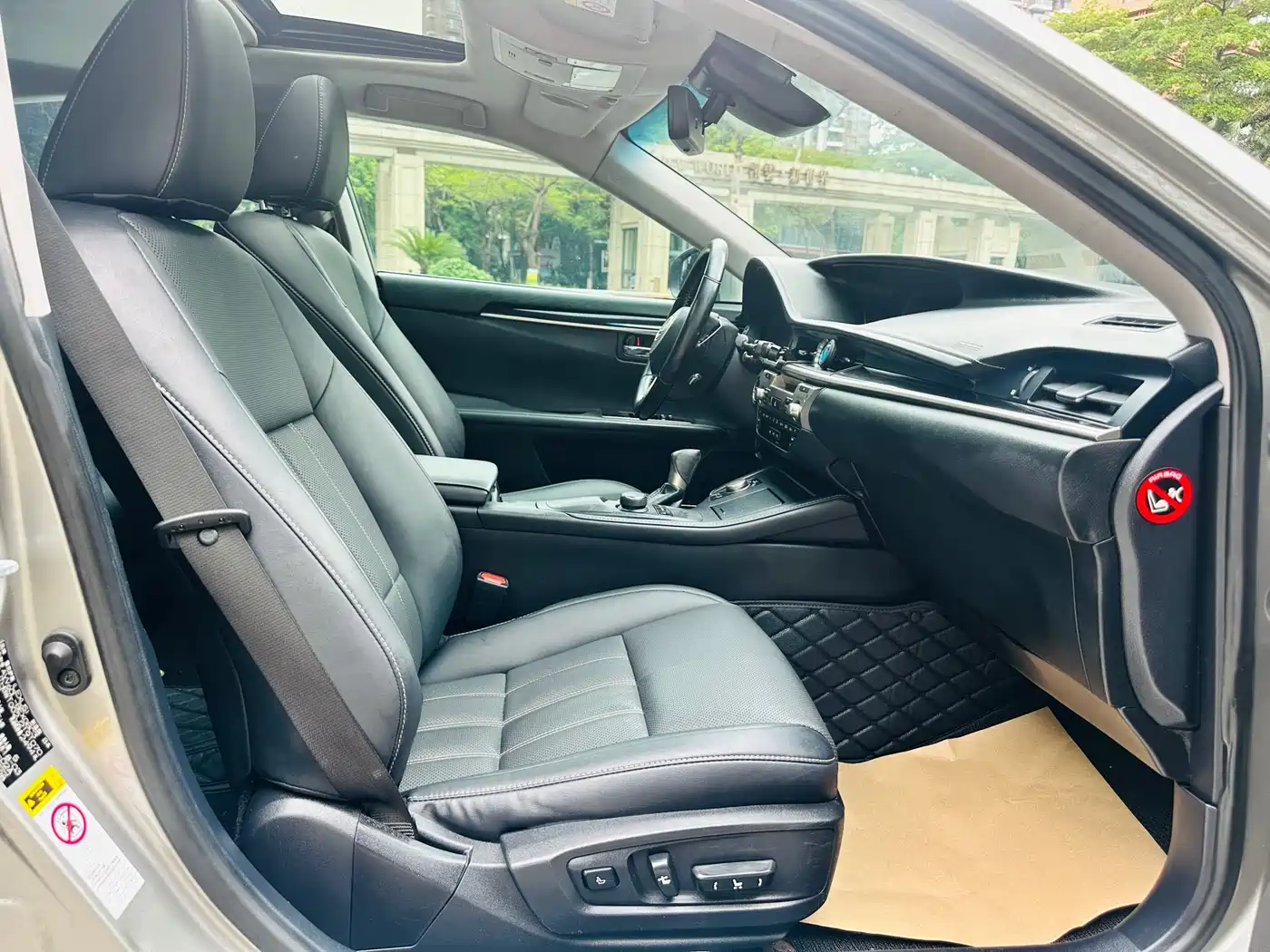 Lexus ES 2015 300h Comfort Edition фото 20