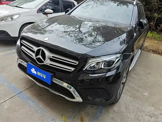 MERCEDES-BENZ GLC