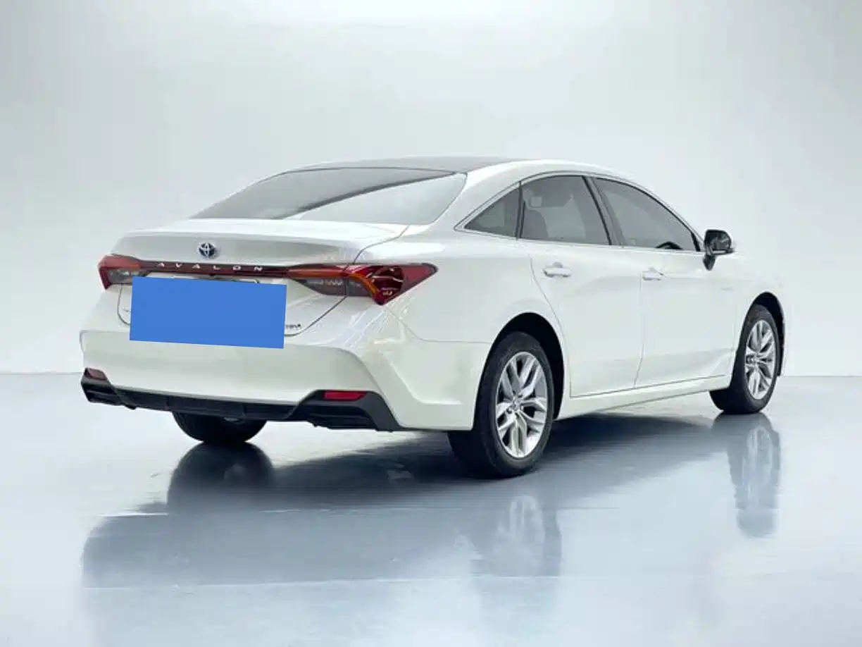 Toyota Avalon 2019 Hybrid 2.5L Luxury Edition China V фото 4