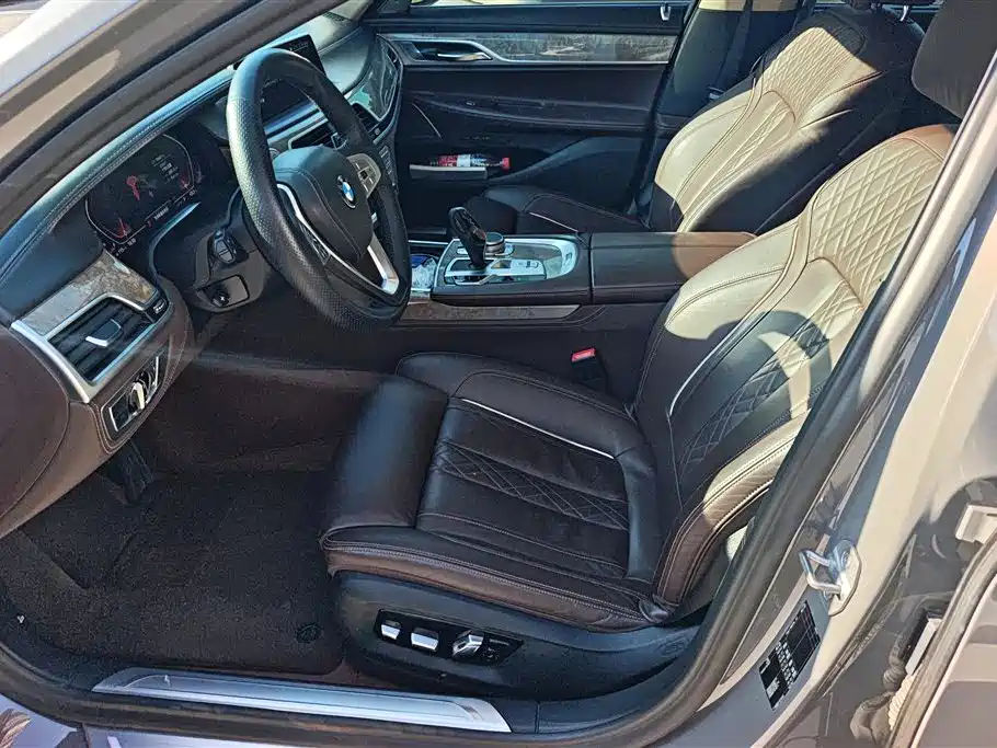 BMW 7 Series 2019 740Li Leading Luxury Package фото 9