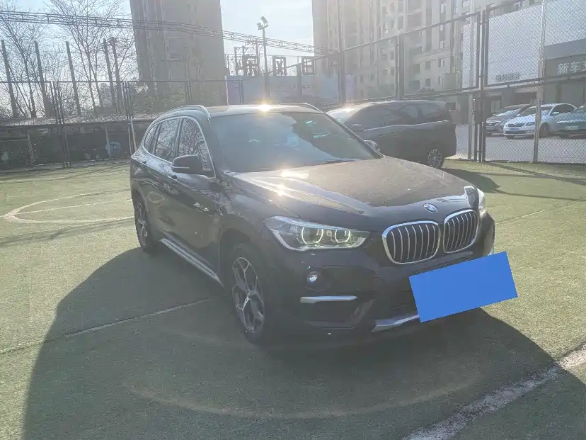 BMW X1 2018 sDrive18Li Premium Model фото 3