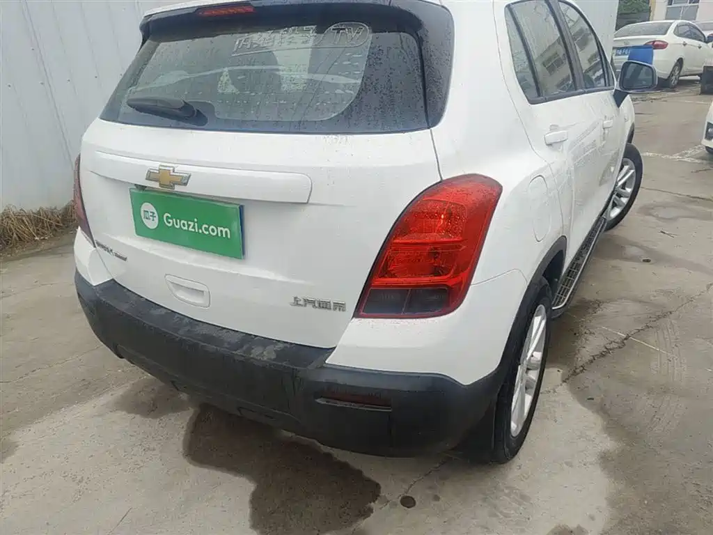 Chevrolet Trax 2016 1.4T Automatic 2WD Comfort Sunroof Edition фото 8