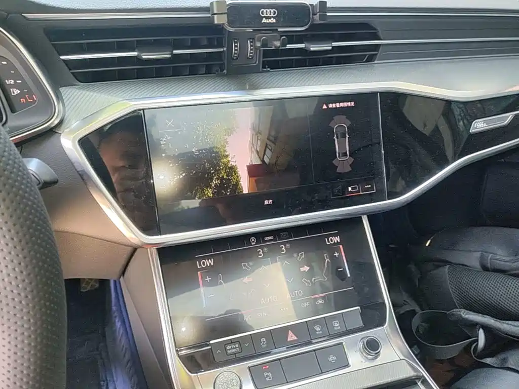 Photo 13 - Audi A6L