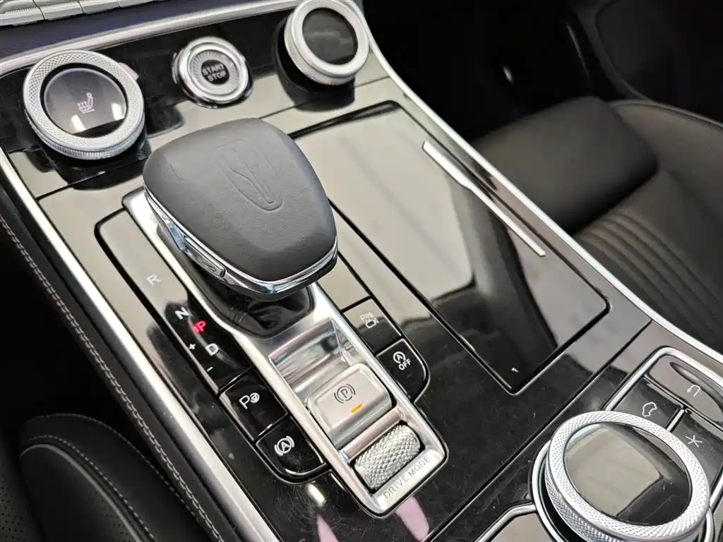 Hongqi H9 2020 2.0T Smart Connection Qi Chang Edition фото 23