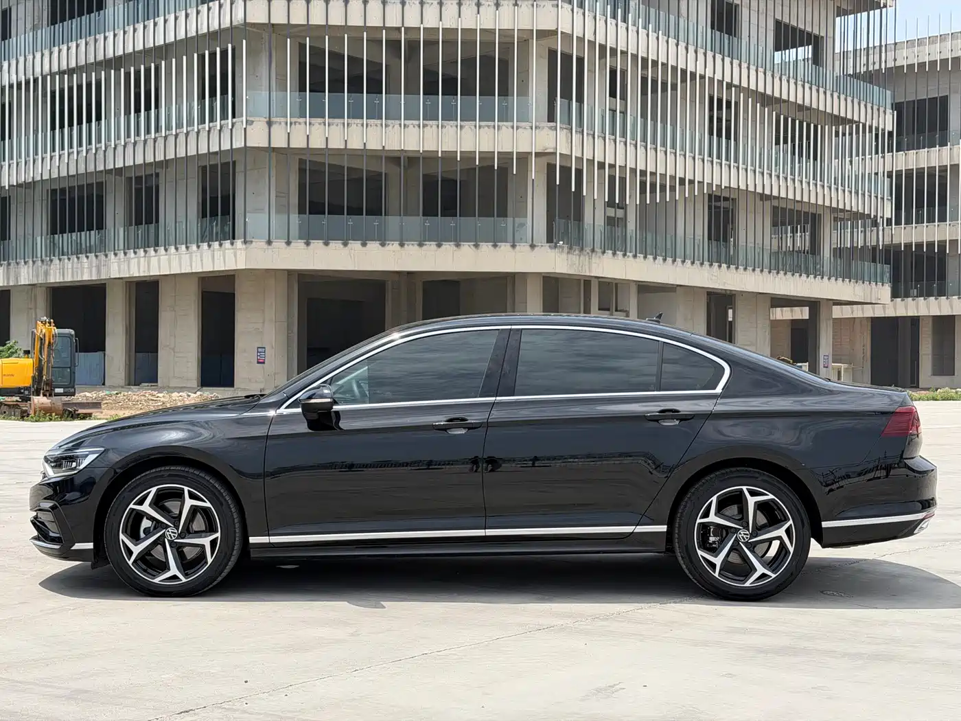 Volkswagen Magotan 2025 Popular Edition 330TSI DSG Luxury фото 5
