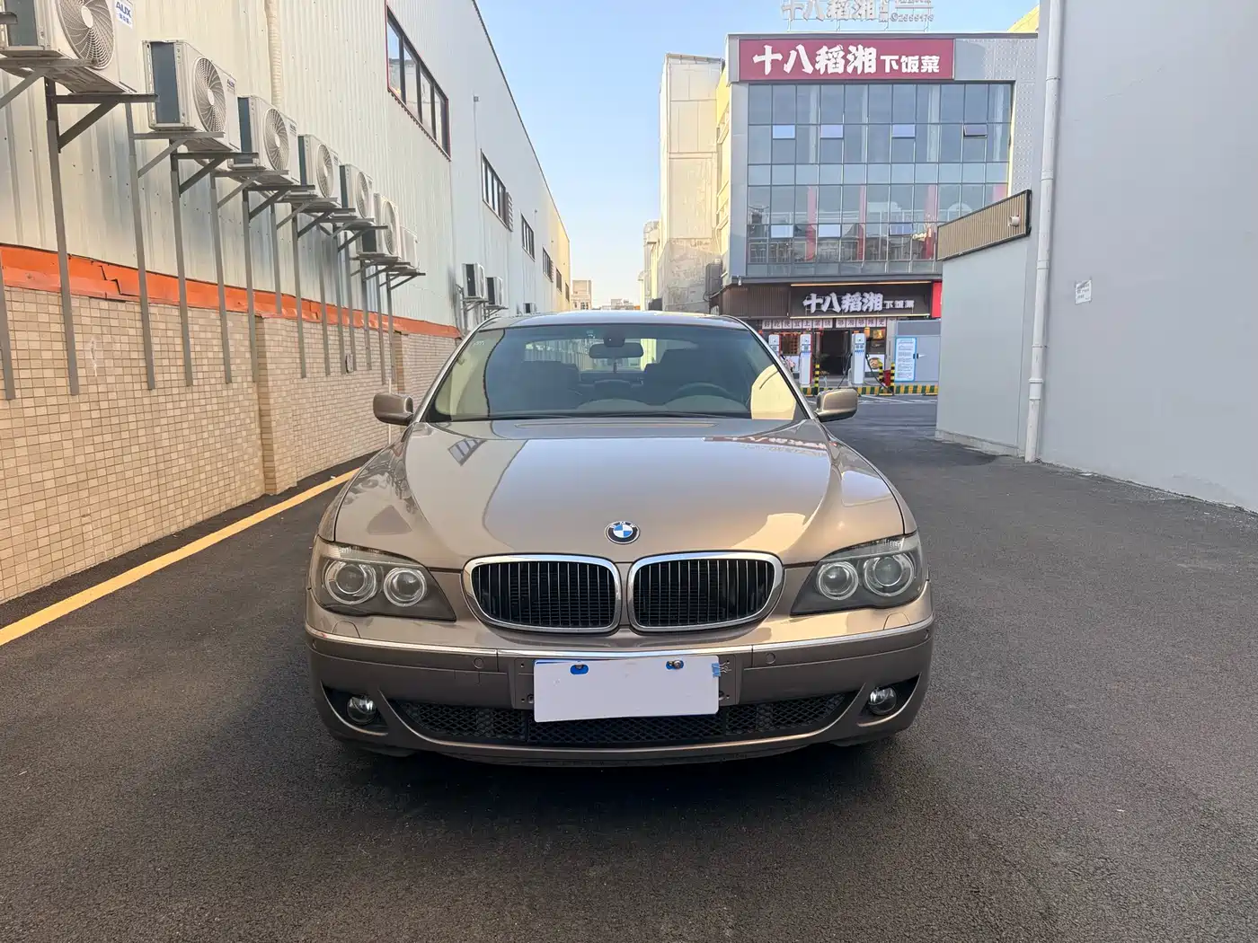 BMW 7 Series 2005 Model 740Li фото 2