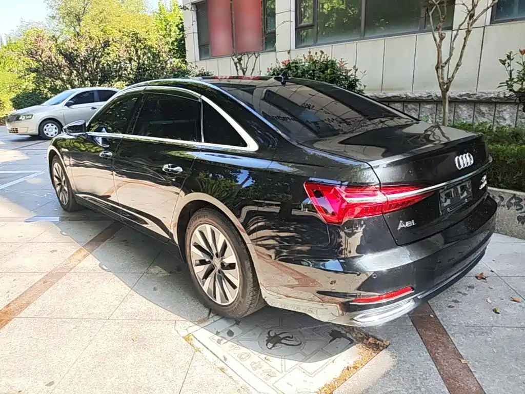 Photo 5 - Audi A6L