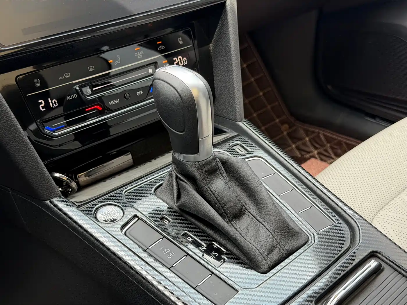 Volkswagen Magotan 2025 Popular Edition 330TSI DSG Luxury фото 7