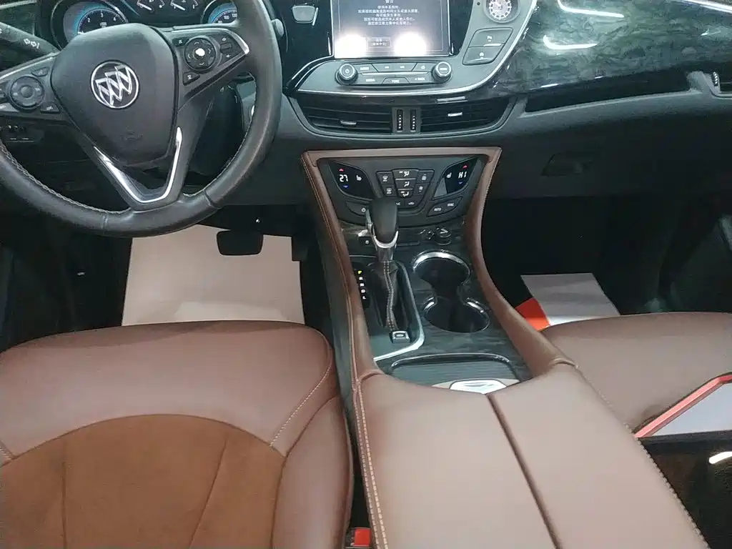 Фото 10 - Buick Envision Plus