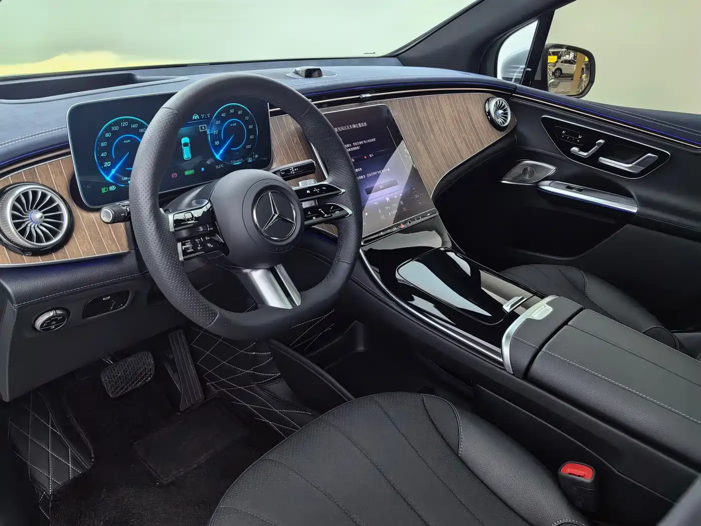 Mercedes-Benz EQE SUV 2023 350 4MATIC Luxury Edition фото 17