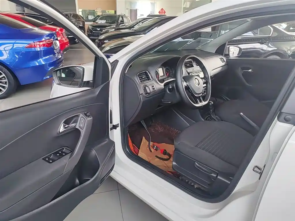 Volkswagen Polo 2018 1.5L Auto Comfort фото 16