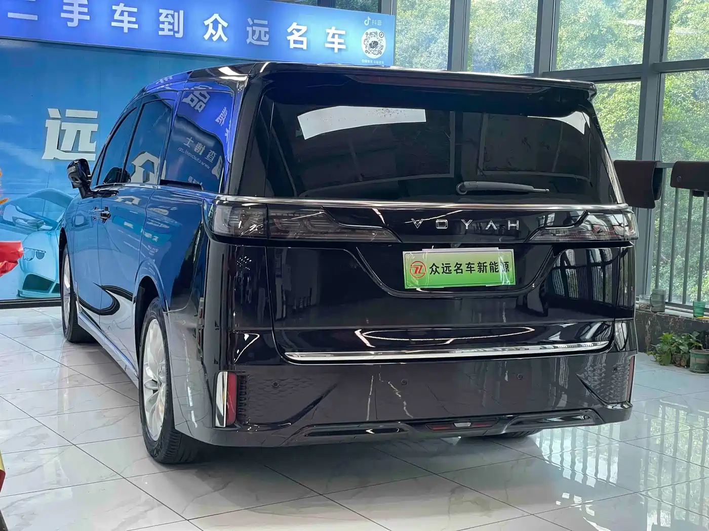Voyah Auto Voyah Dreamer 2022 Zero-carbon Edition Think+Smart Driving Package 475km фото 18