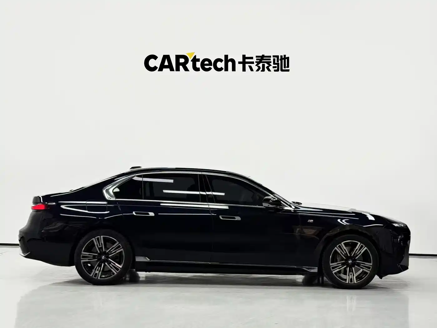 BMW i7 2023 eDrive50L Leading M Sport Package фото 4