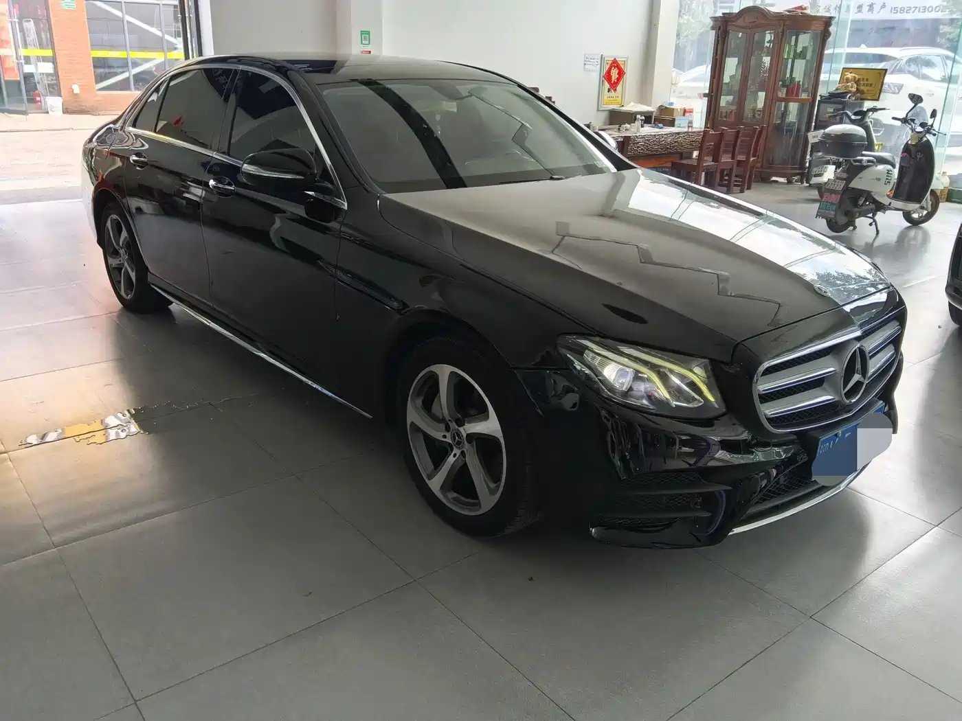 Photo 3 - Mercedes-Benz E-Class