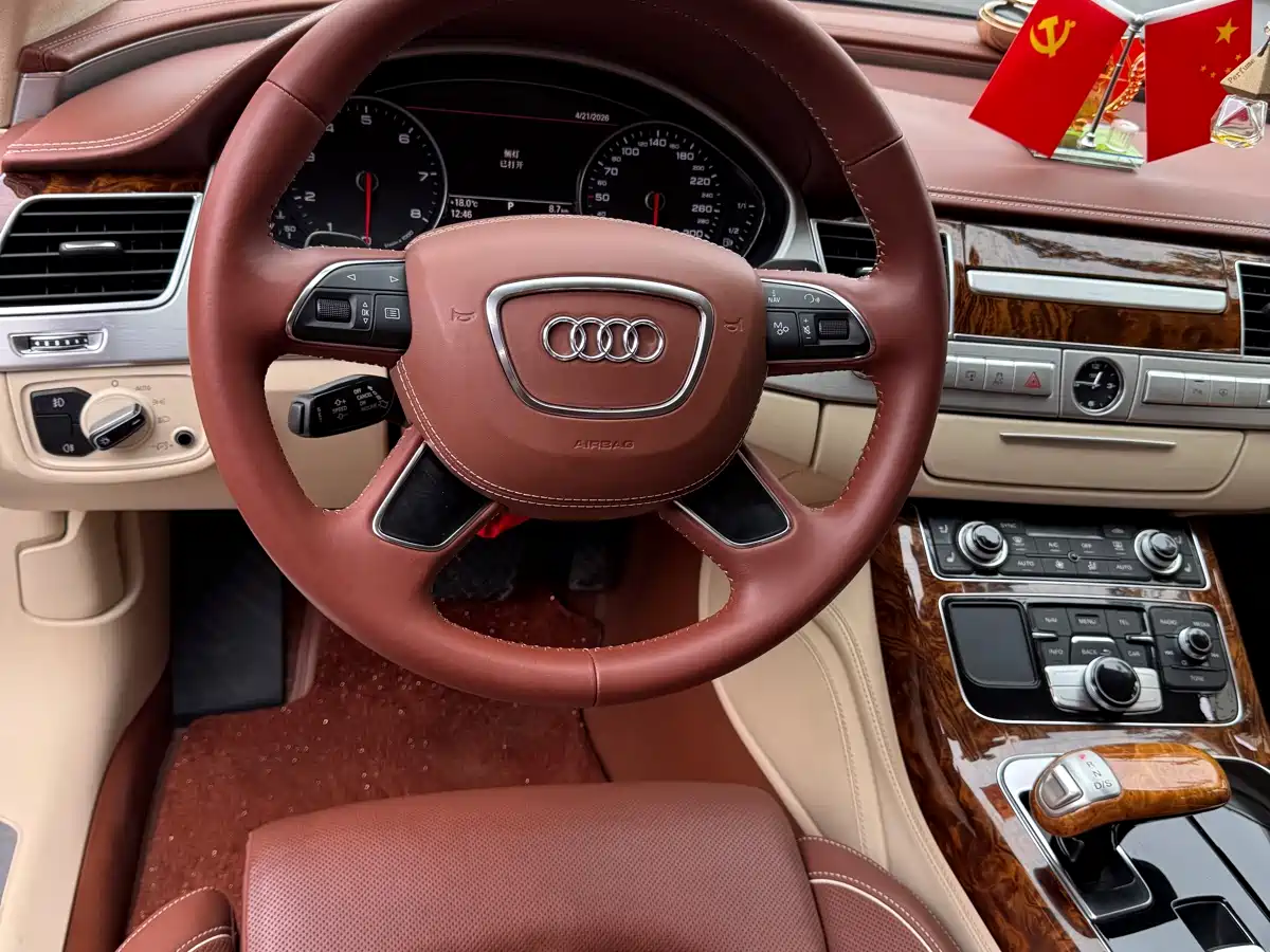 Audi A8 2013 A8L 45 TFSI quattro Exclusive фото 24