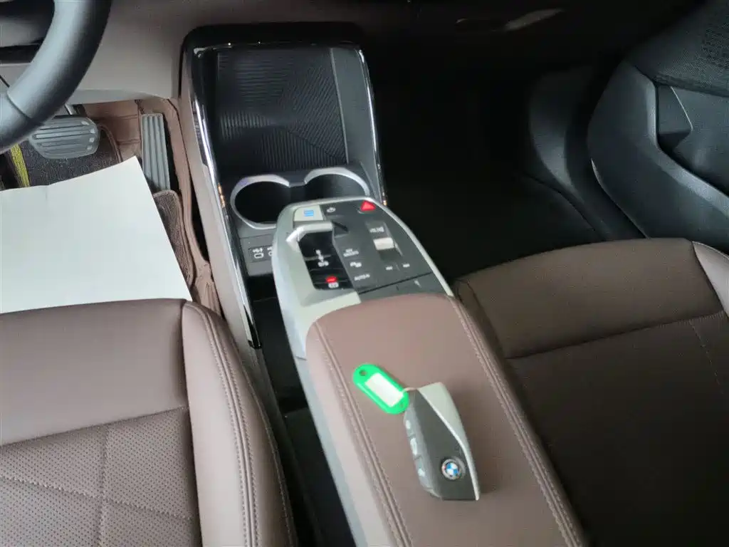 BMW iX1 2023 eDrive25L X Design Package фото 14