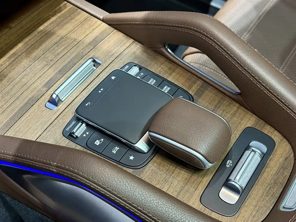 Mercedes-Benz GLS 2024 Model GLS 450 4MATIC Luxury фото 10