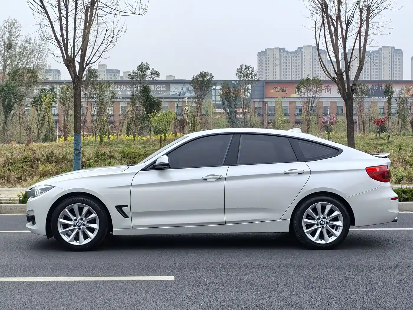 BMW 3 Series GT 2018 320i Fashion фото 5