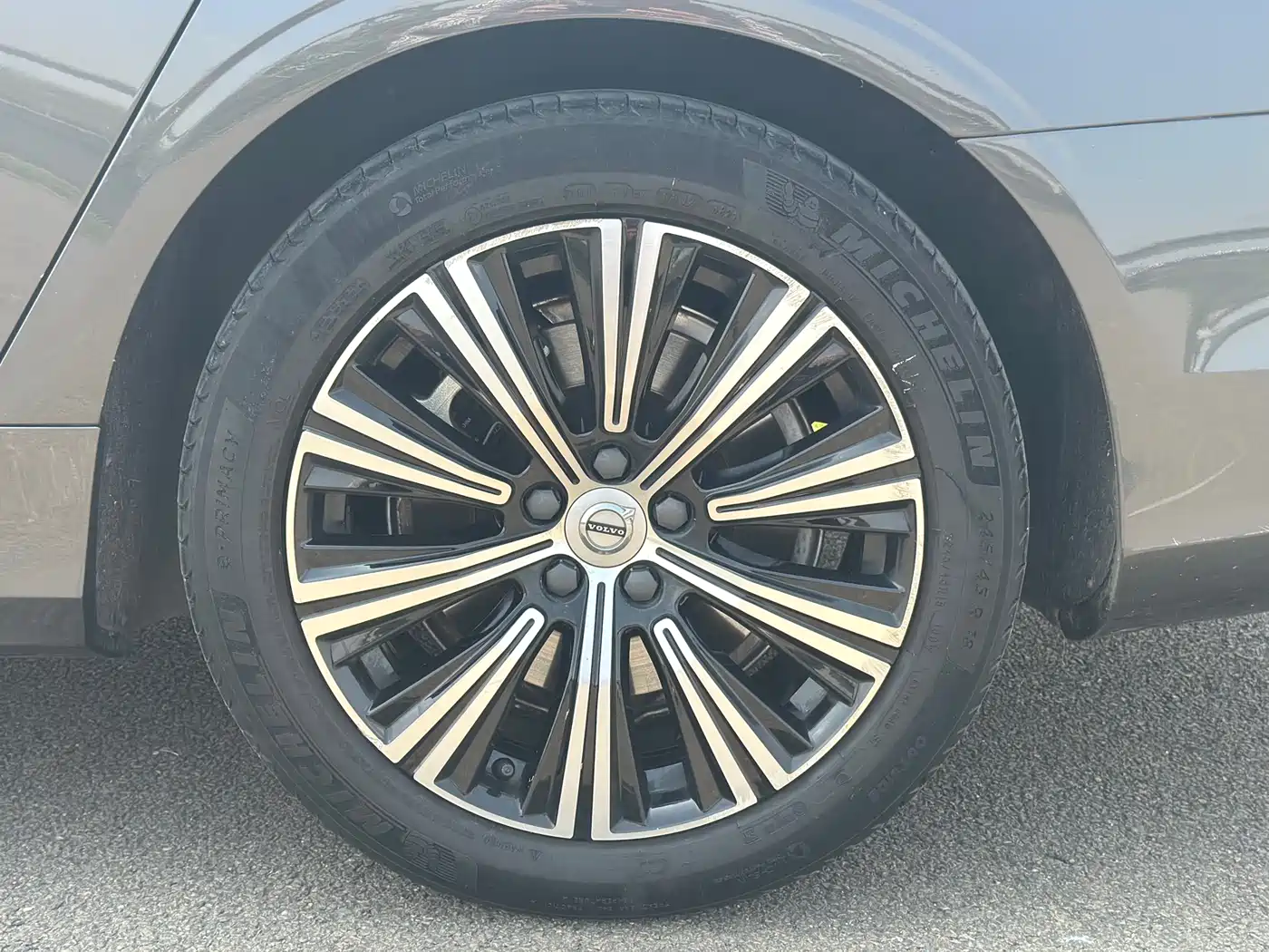 Фото 22 - Volvo S90