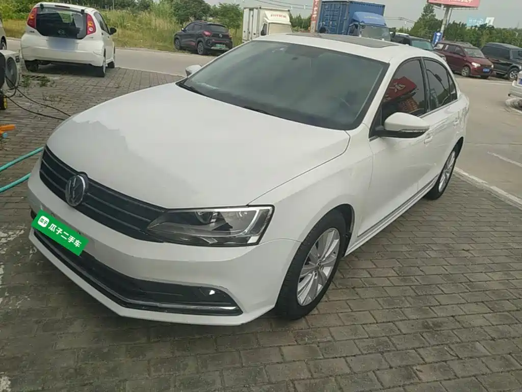 Фото 1 - Volkswagen Sagitar