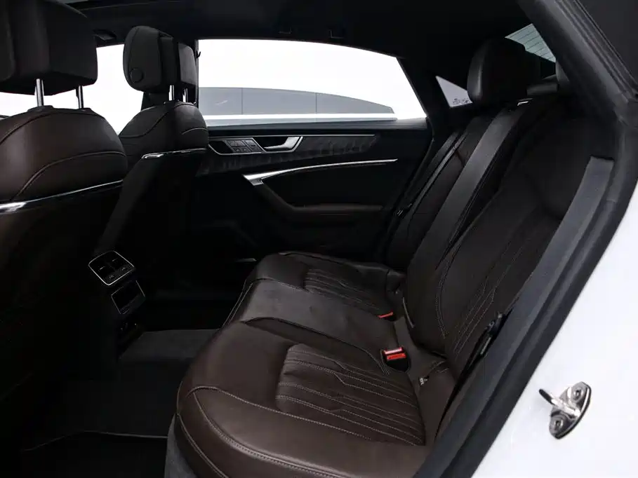 Audi A7L 2022 55 TFSI quattro S-line Horizon Edition Gloss Black Package фото 14