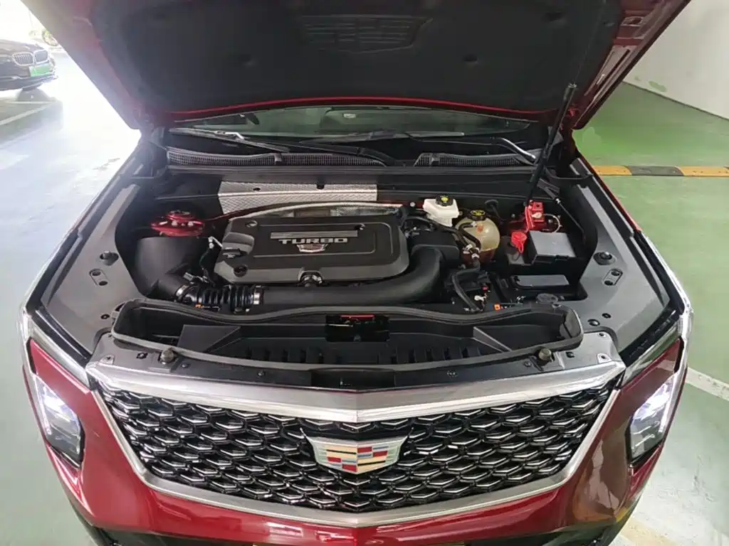 Фото 20 - Cadillac XT4