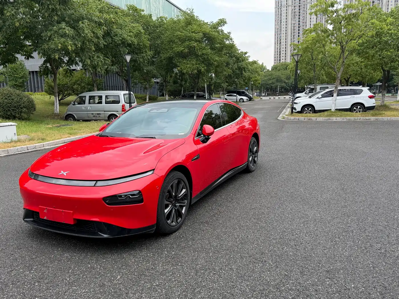 Фото 2 - XPeng P7