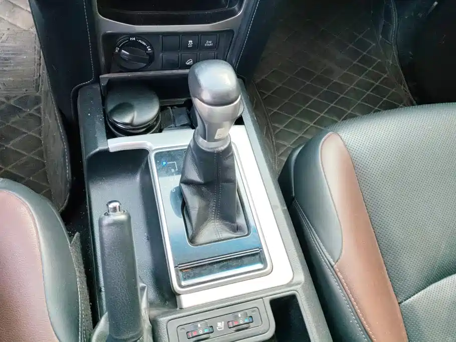 Toyota Prado 2019 2019 3.5L Automatic TX-L Zunxiang Edition with Rear-mounted Spare Tire