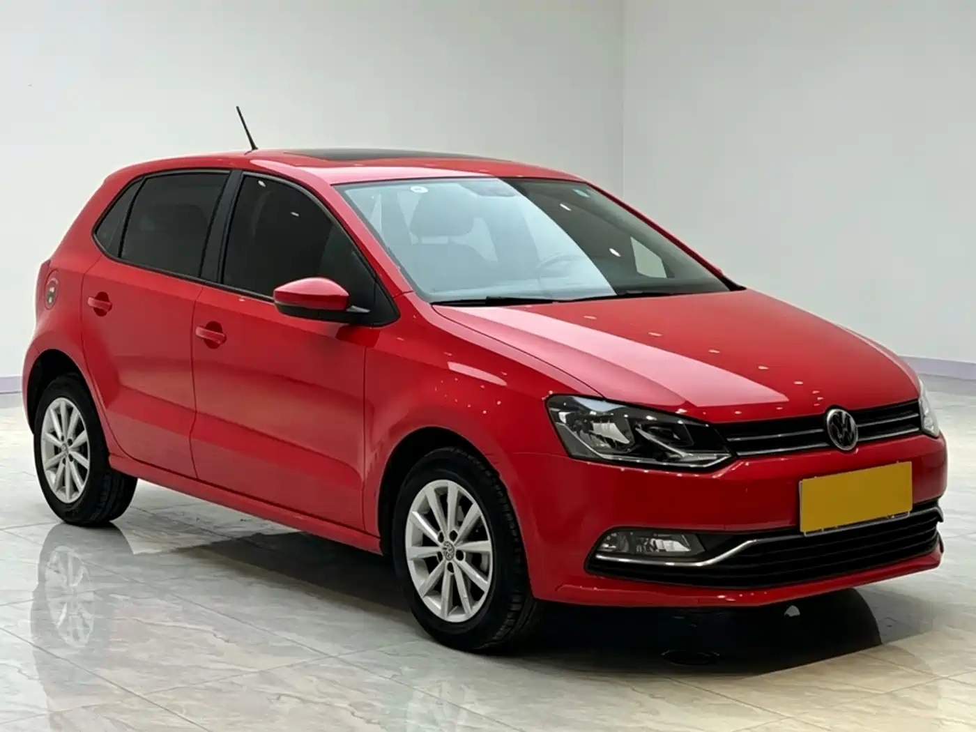 Volkswagen Polo 2018 1.5L Automatic Luxury фото 3
