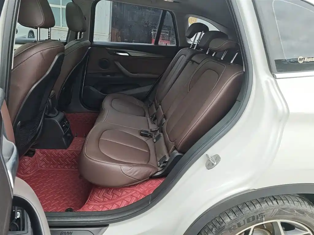BMW X1 2018 sDrive18Li Premium Model фото 17