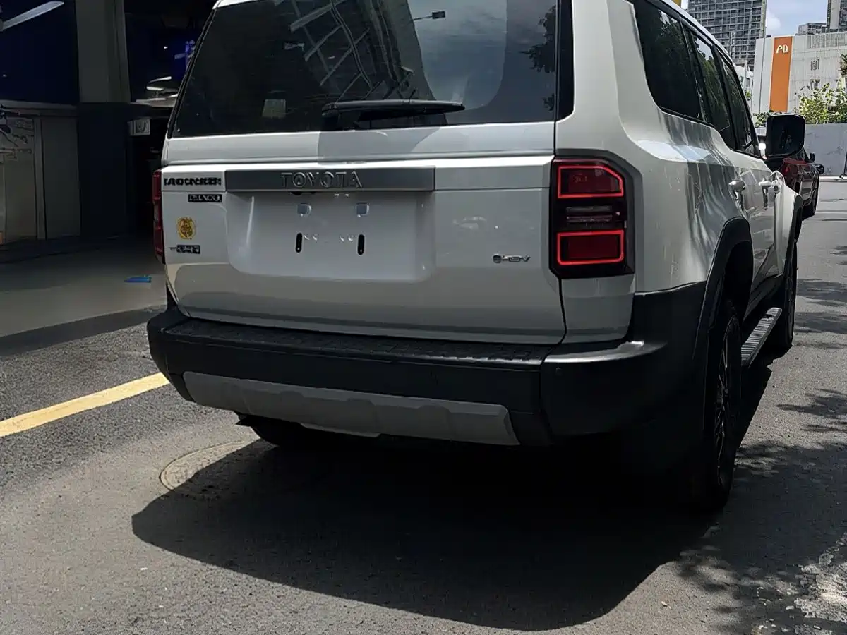 Toyota Prado фото 8