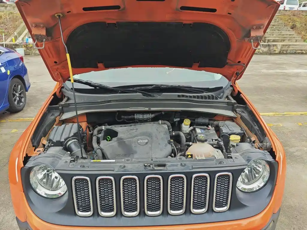 Jeep Renegade 2018 2017 180T Automatic Kinetic Edition+