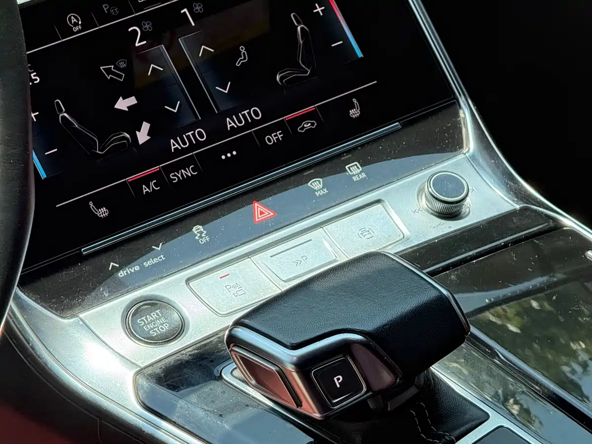 Audi A7L 2023 45 TFSI quattro S-line Black Warrior Edition фото 6