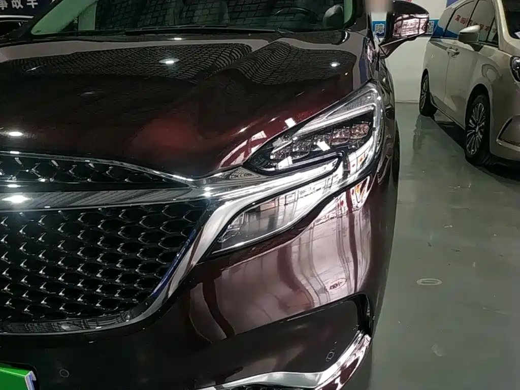 Фото 24 - Buick GL8